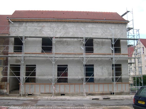  construction d'une maison, échafaudages.